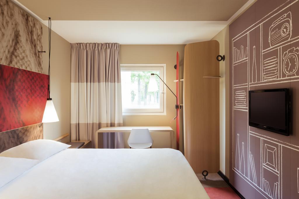 Ibis Albi Hotel Bagian luar foto