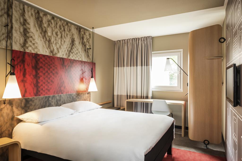 Ibis Albi Hotel Bagian luar foto