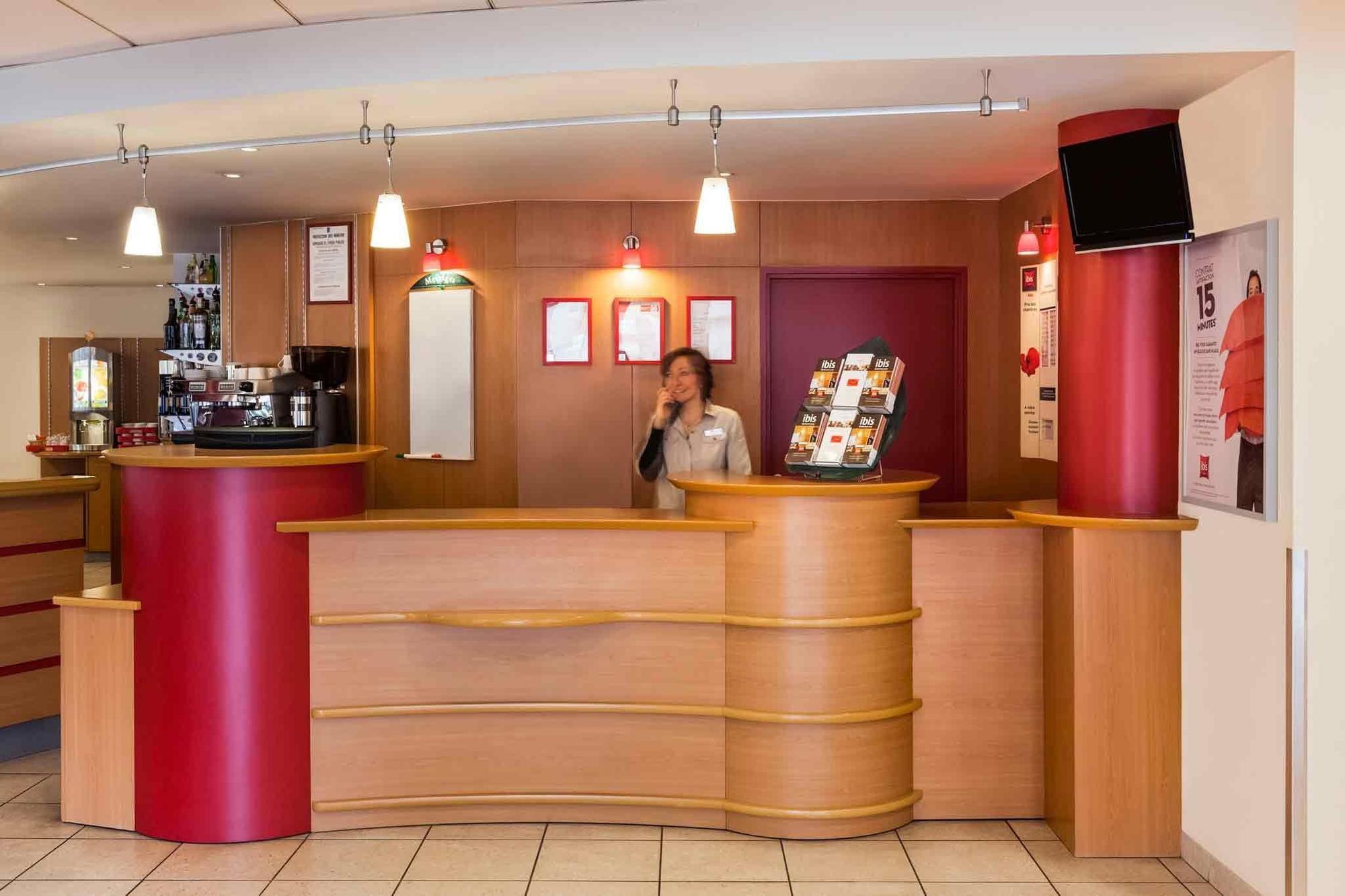 Ibis Albi Hotel Bagian luar foto