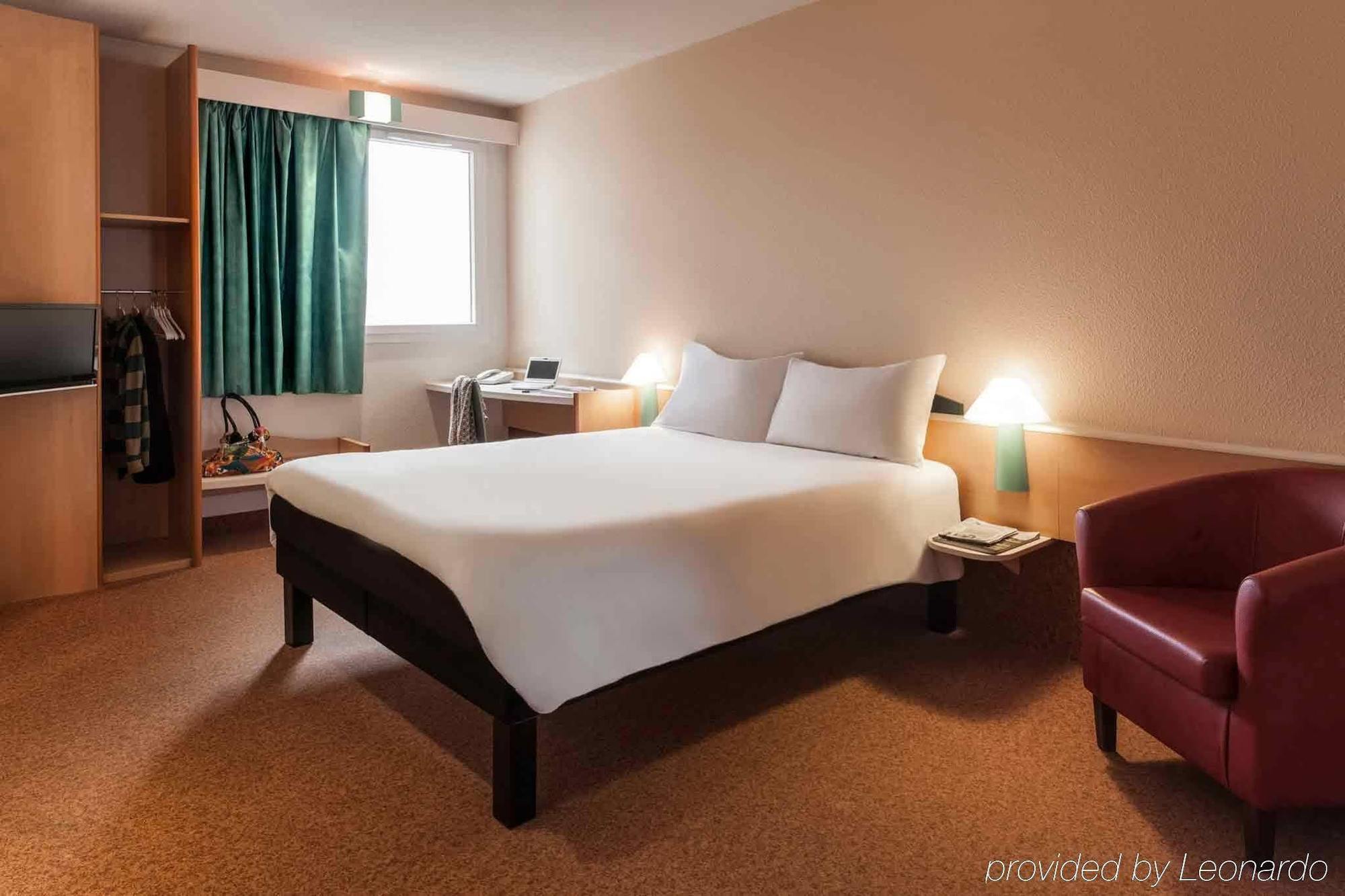 Ibis Albi Hotel Bagian luar foto
