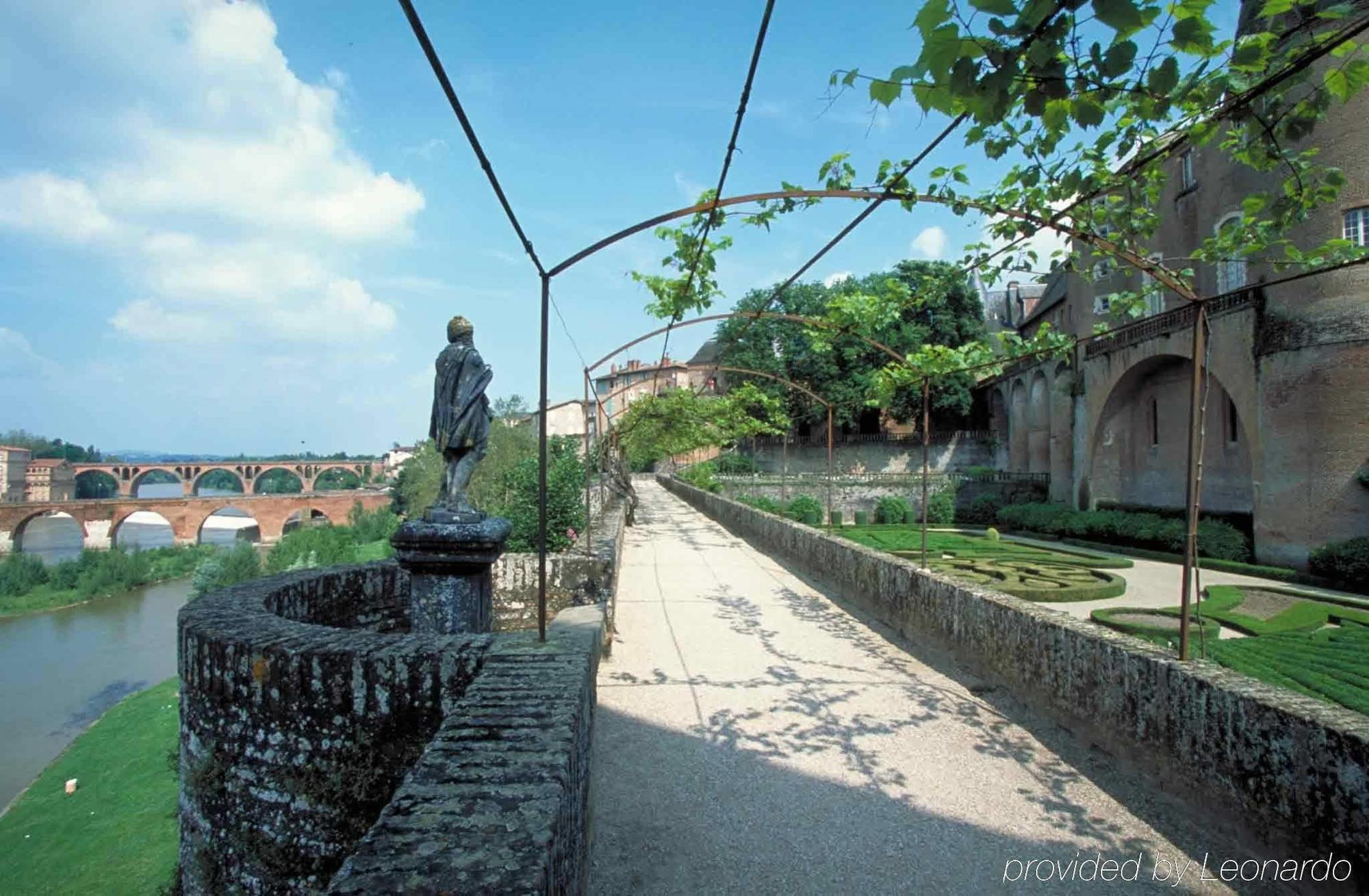 Ibis Albi Hotel Bagian luar foto