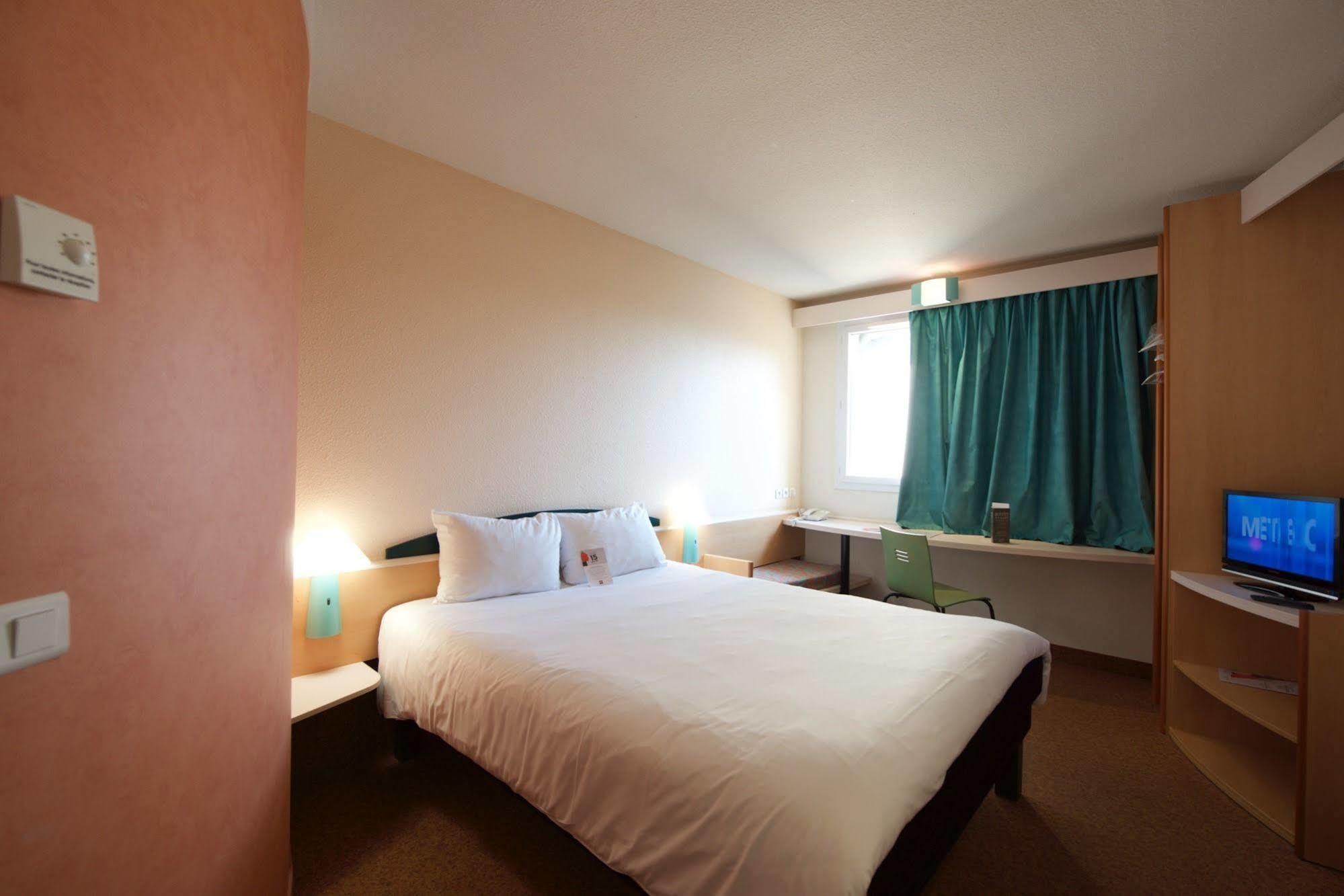 Ibis Albi Hotel Bagian luar foto