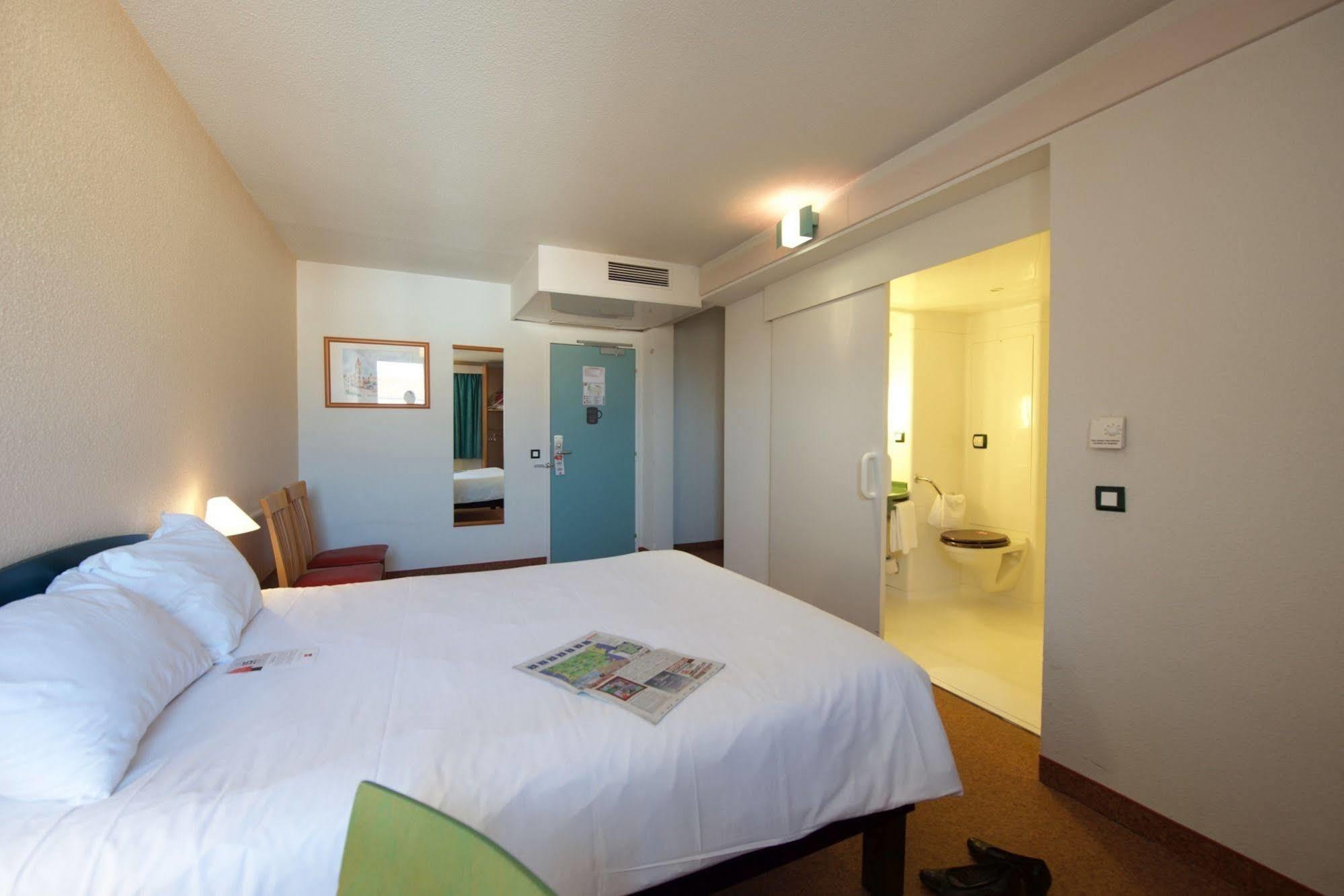 Ibis Albi Hotel Bagian luar foto