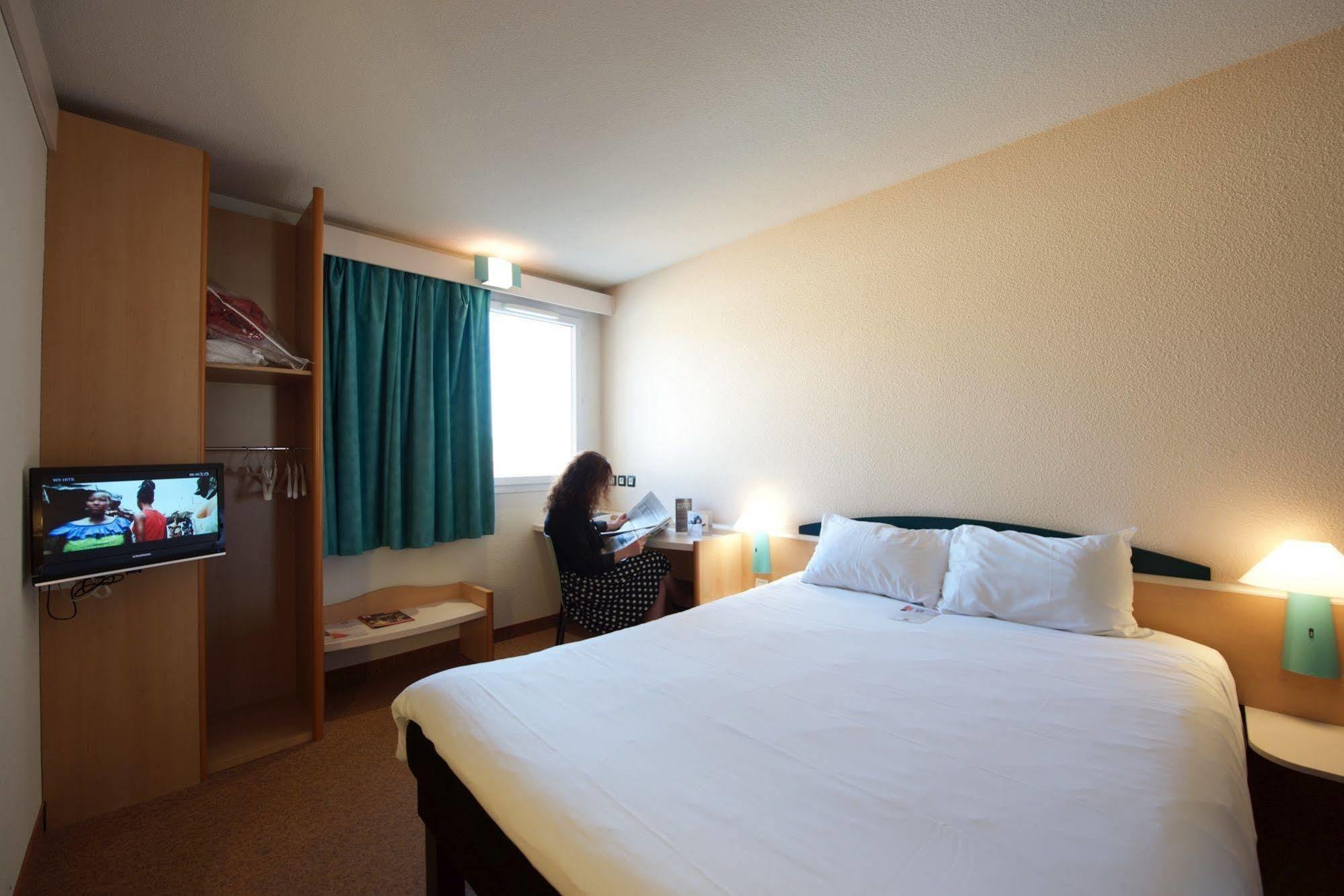 Ibis Albi Hotel Bagian luar foto